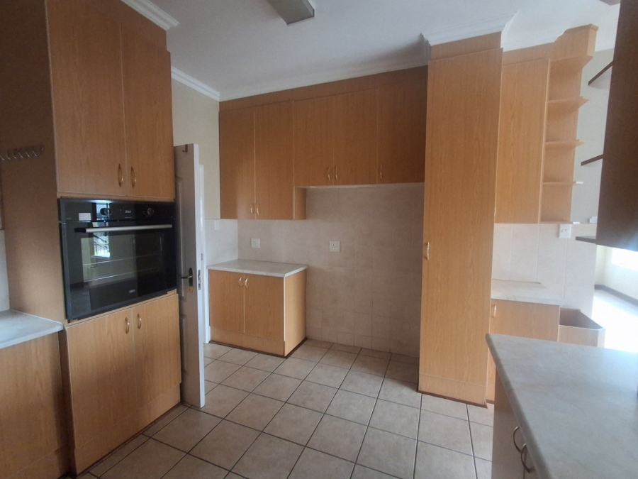 To Let 3 Bedroom Property for Rent in Pentagon Park Free State